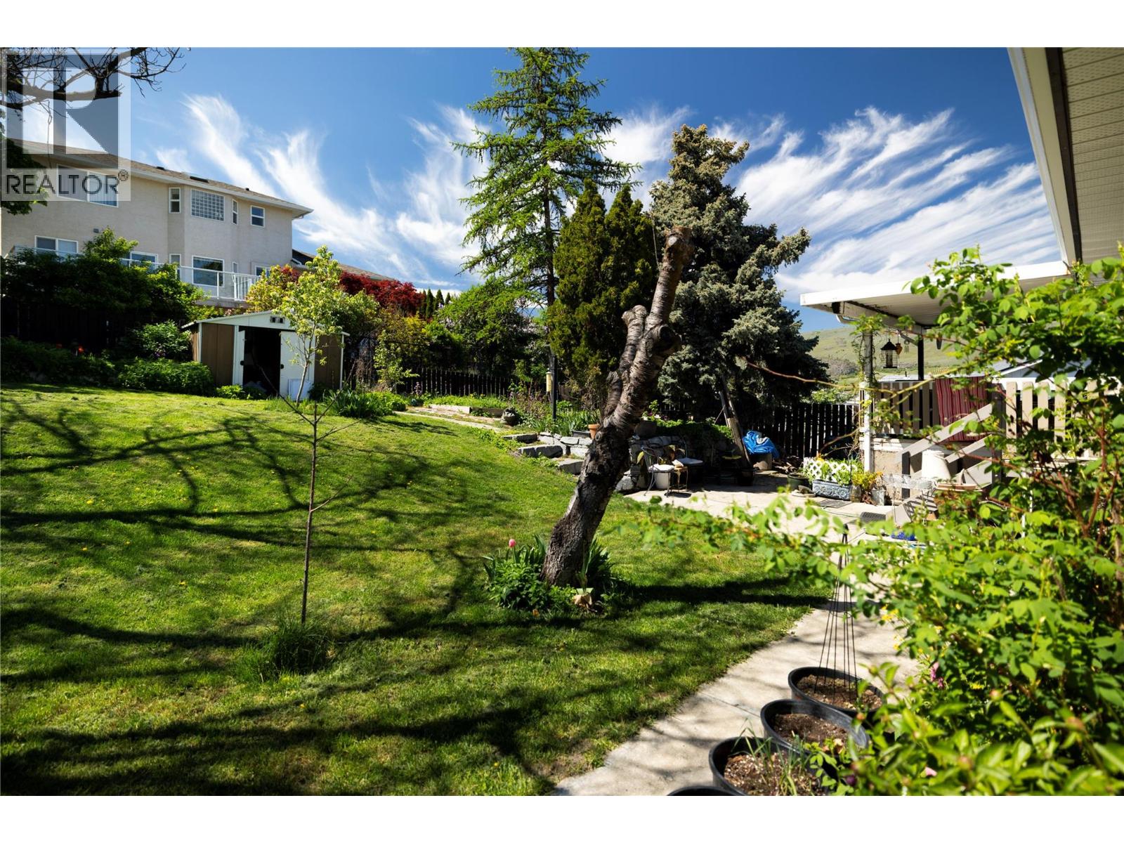 3928 15 Crescent, Vernon