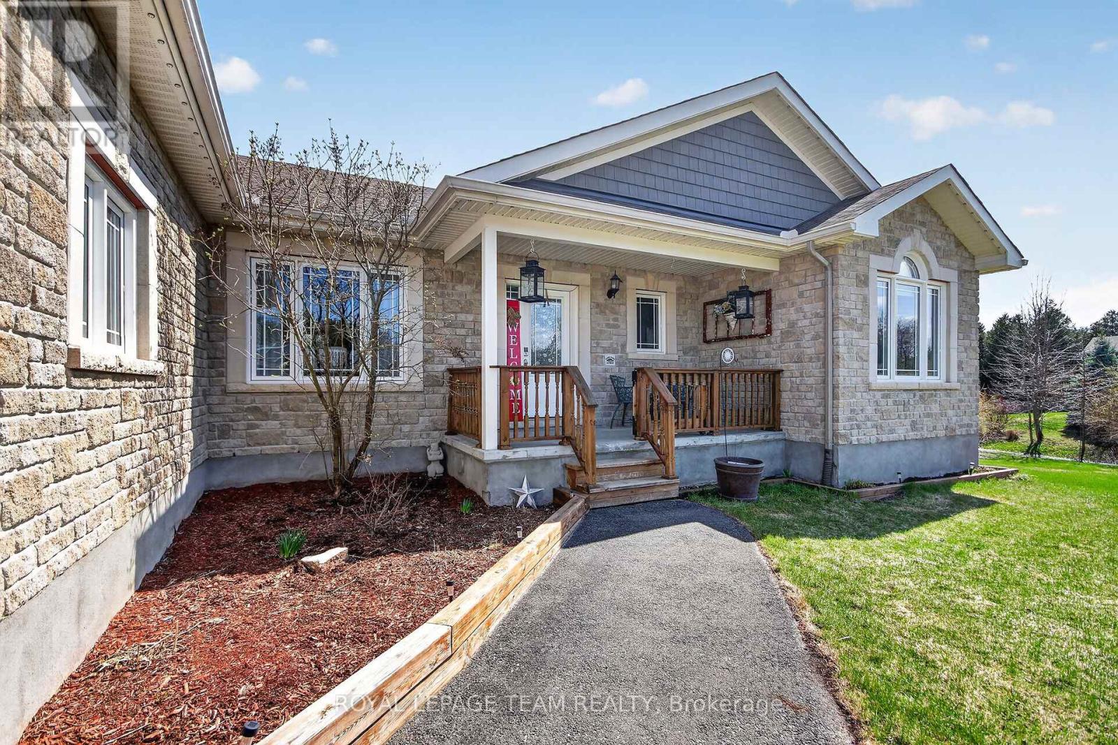 109 STONEWALK DRIVE - Image 3