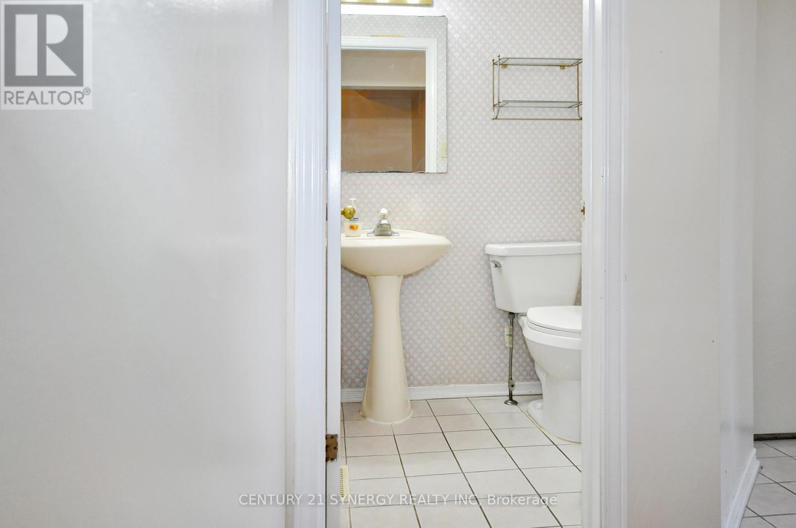 Main Floor 2-pc Powder Room