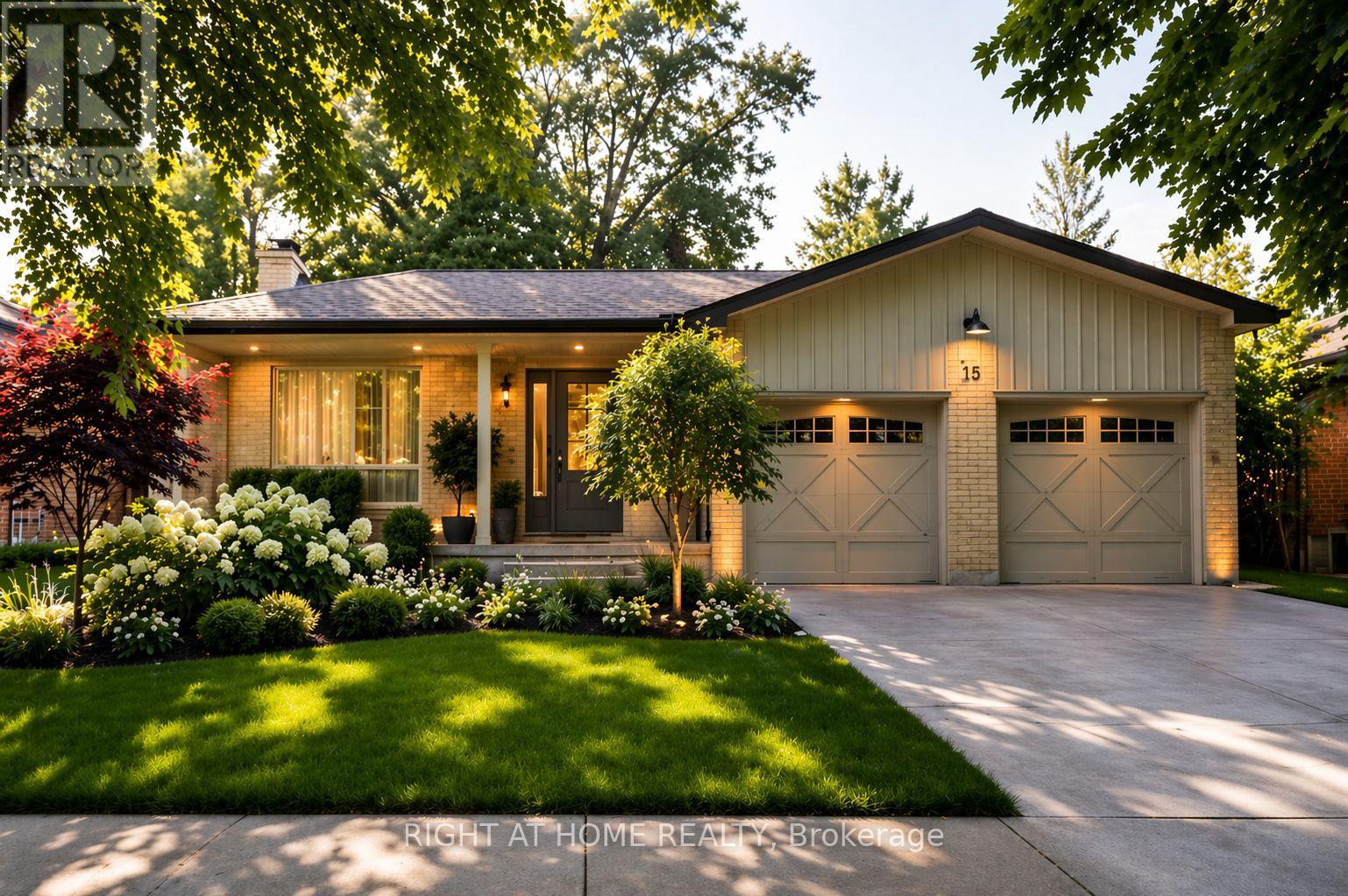 Listing photo of 15 FOURSOME CRESCENT