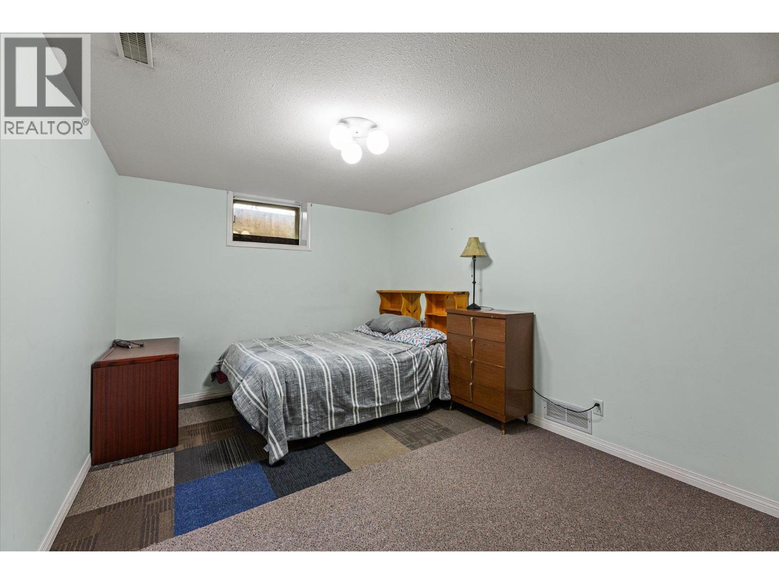 1881 Portland Place, Kelowna