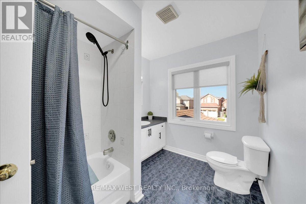 26 COUNTRY STROLL CRESCENT - 42