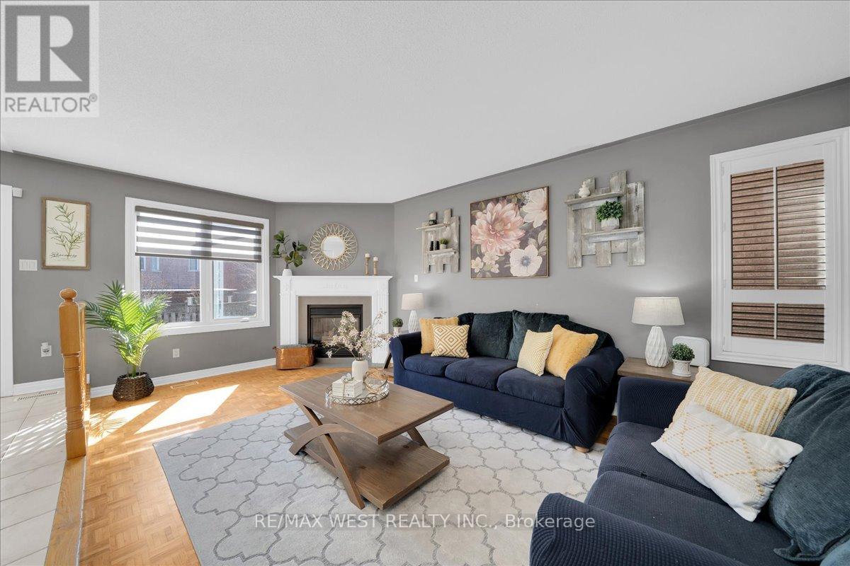 26 COUNTRY STROLL CRESCENT - 27