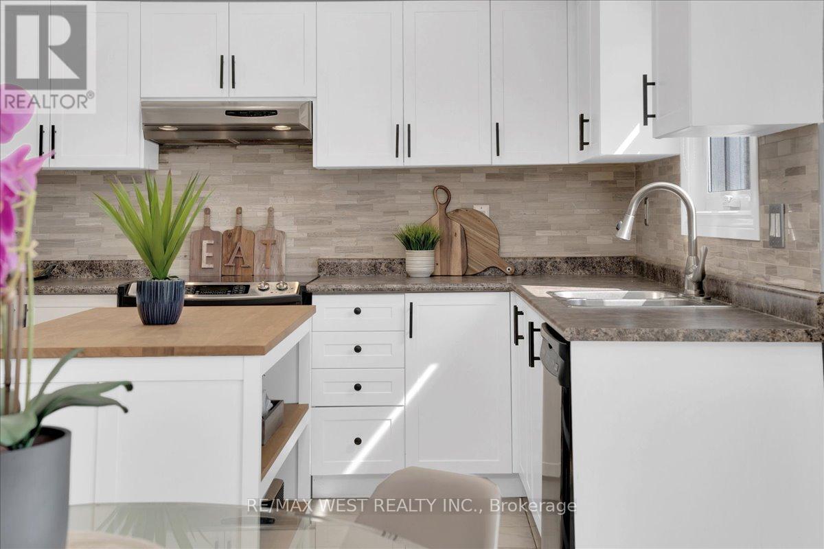26 COUNTRY STROLL CRESCENT - 20
