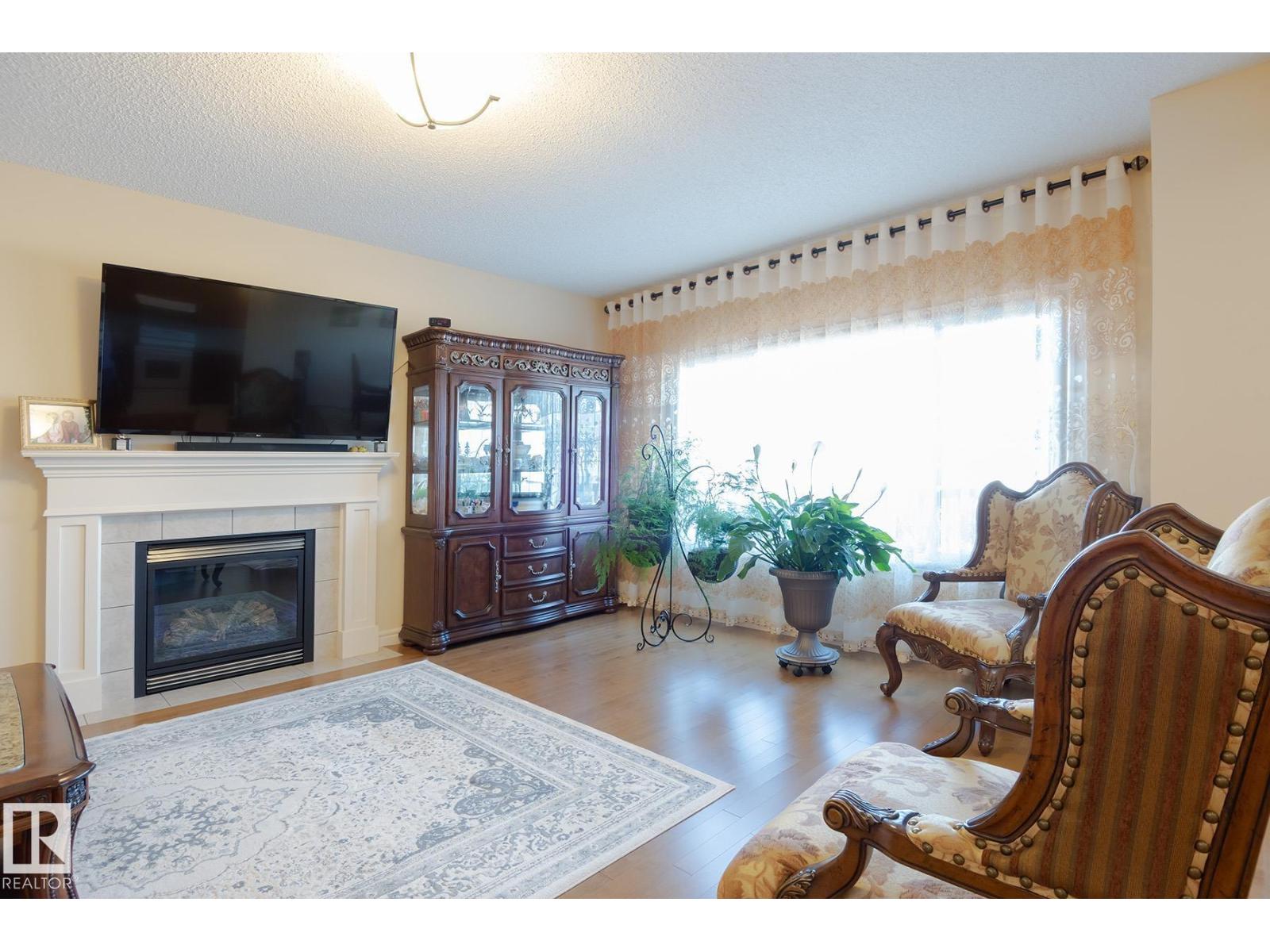 7426 Getty WY NW - 8