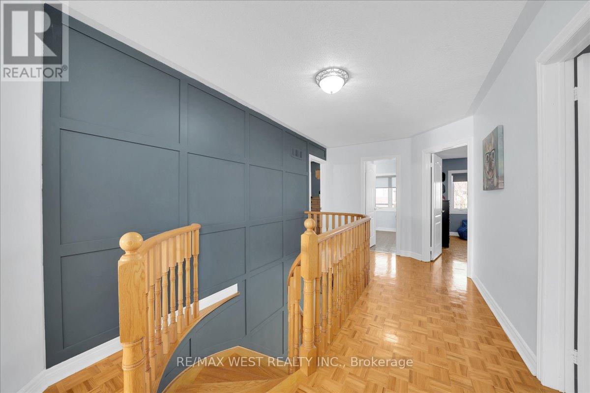 26 COUNTRY STROLL CRESCENT - 34