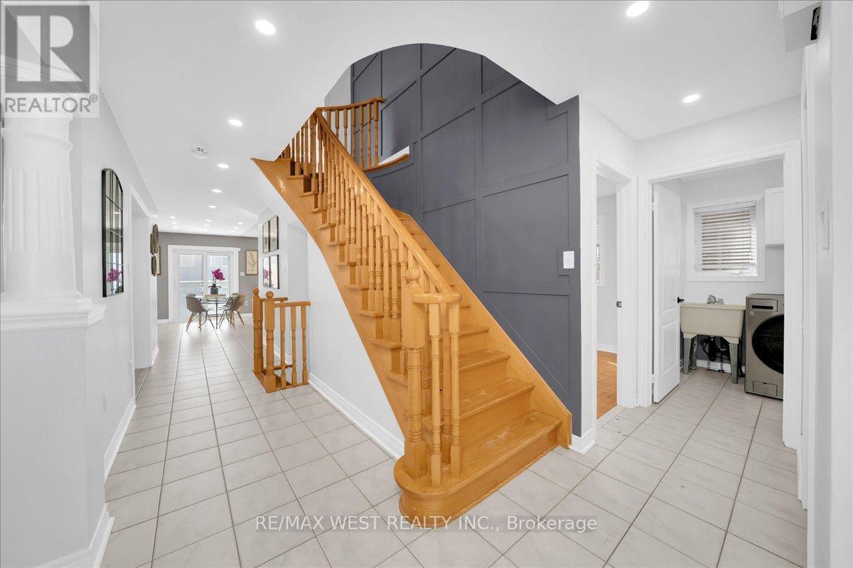 26 COUNTRY STROLL CRESCENT - 7