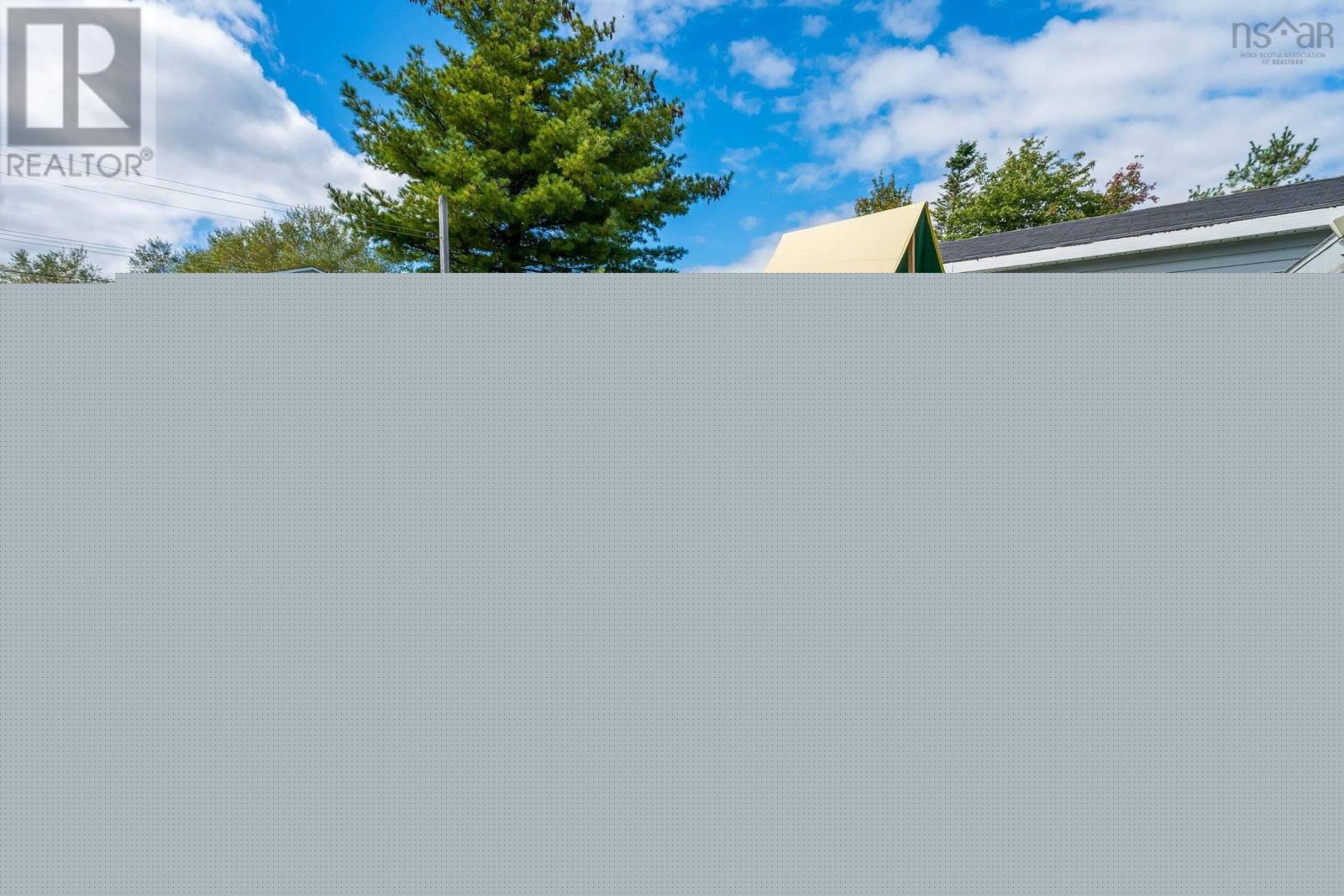 Property 24 of 27 of 4 Evergreen Drive