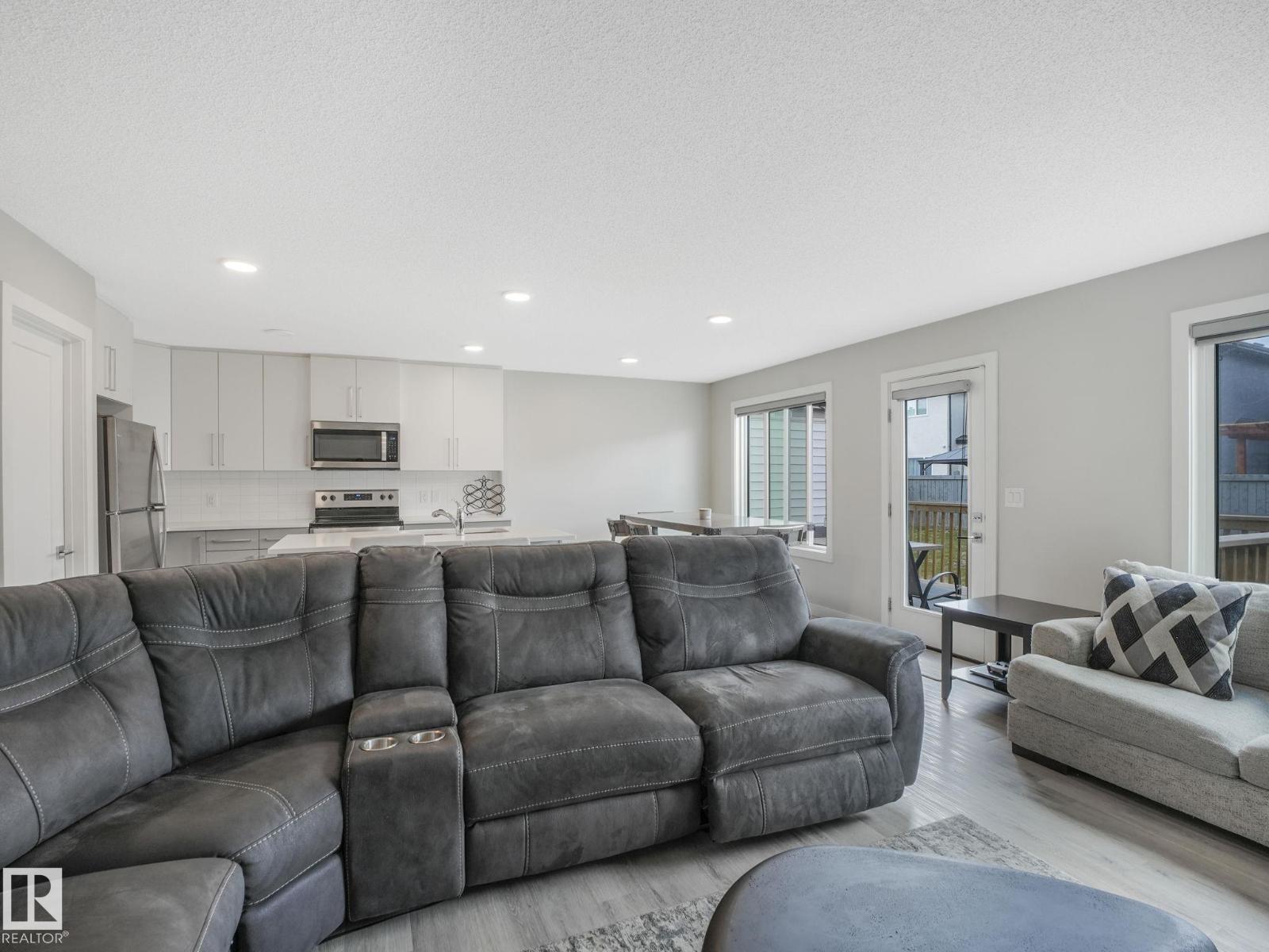 7808 174 AV NW - 27