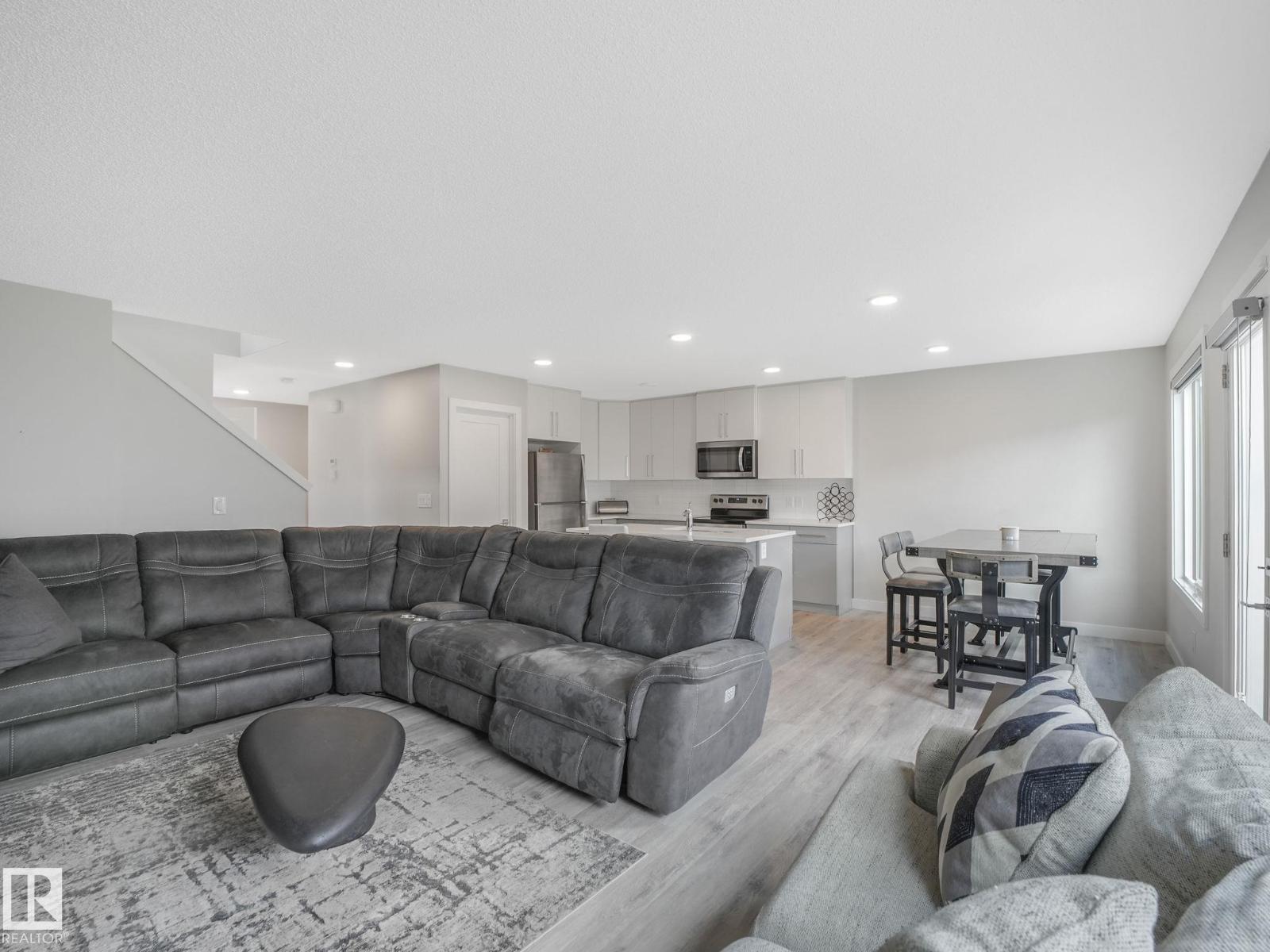 7808 174 AV NW - 28