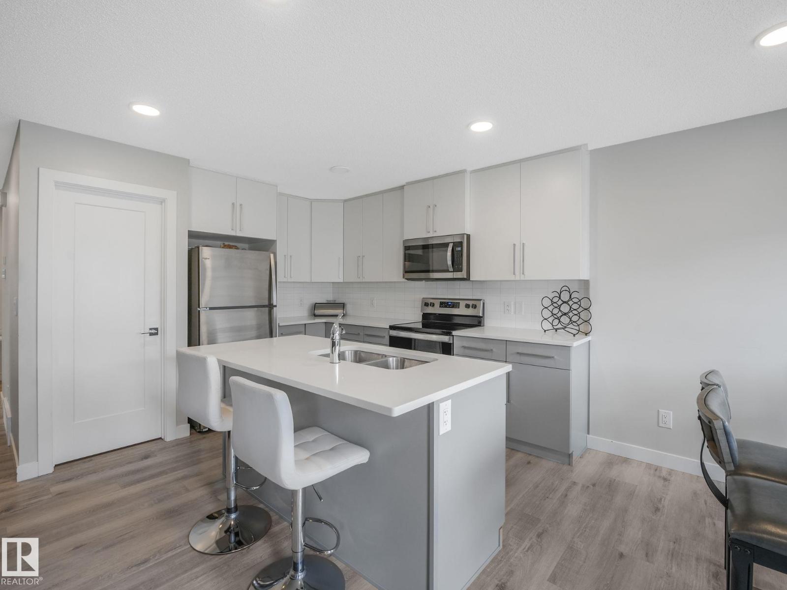 7808 174 AV NW - 31