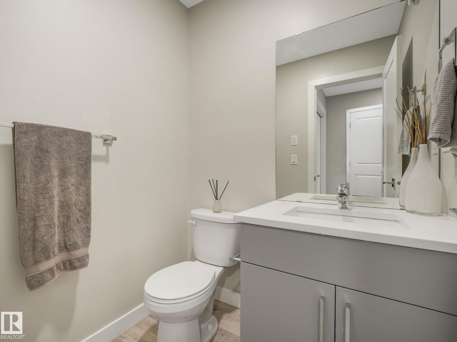 7808 174 AV NW - 36