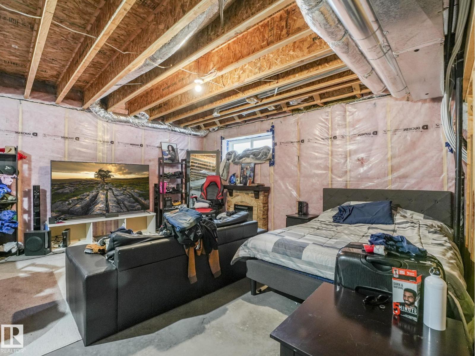 7808 174 AV NW - 53