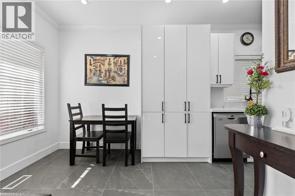 33 PANORAMA Way - 19