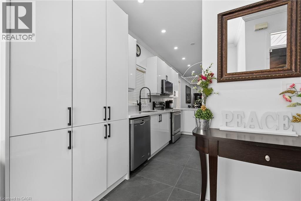 33 PANORAMA Way - 18