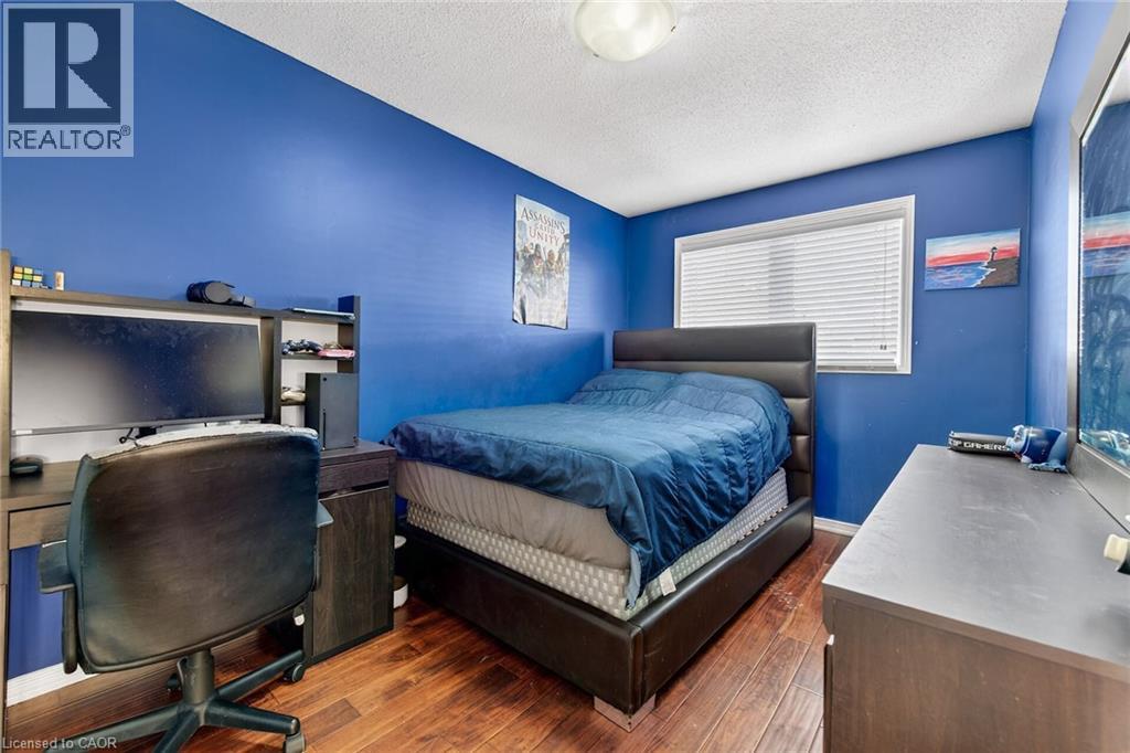 33 PANORAMA Way - 31