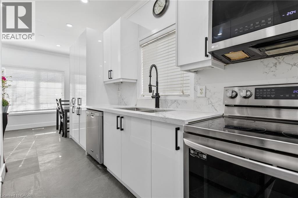 33 PANORAMA Way - 16