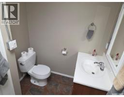 204 Railway Avenue S, Middle Lake, SK S0K2X0 Photo 33