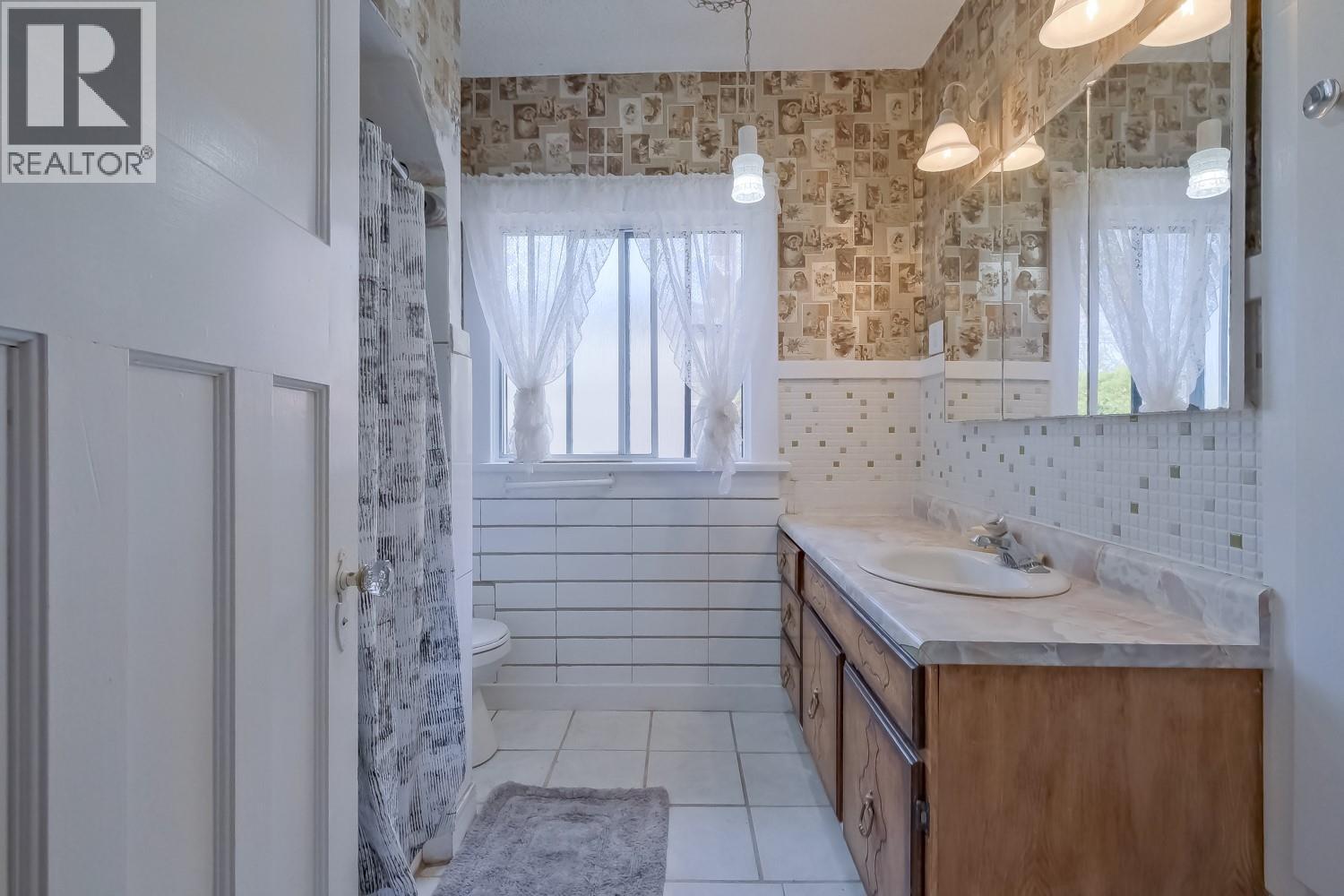 836 GOVERNMENT Street, Penticton