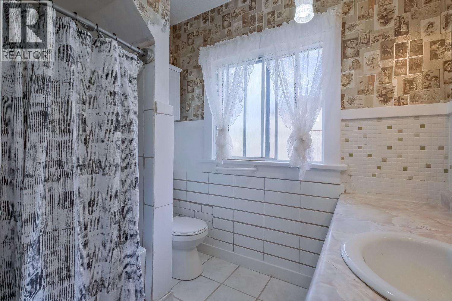 836 GOVERNMENT Street, Penticton