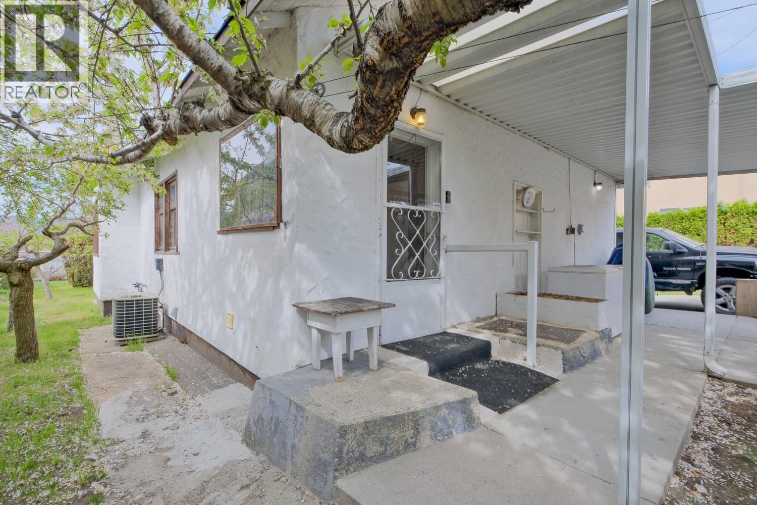 836 GOVERNMENT Street, Penticton