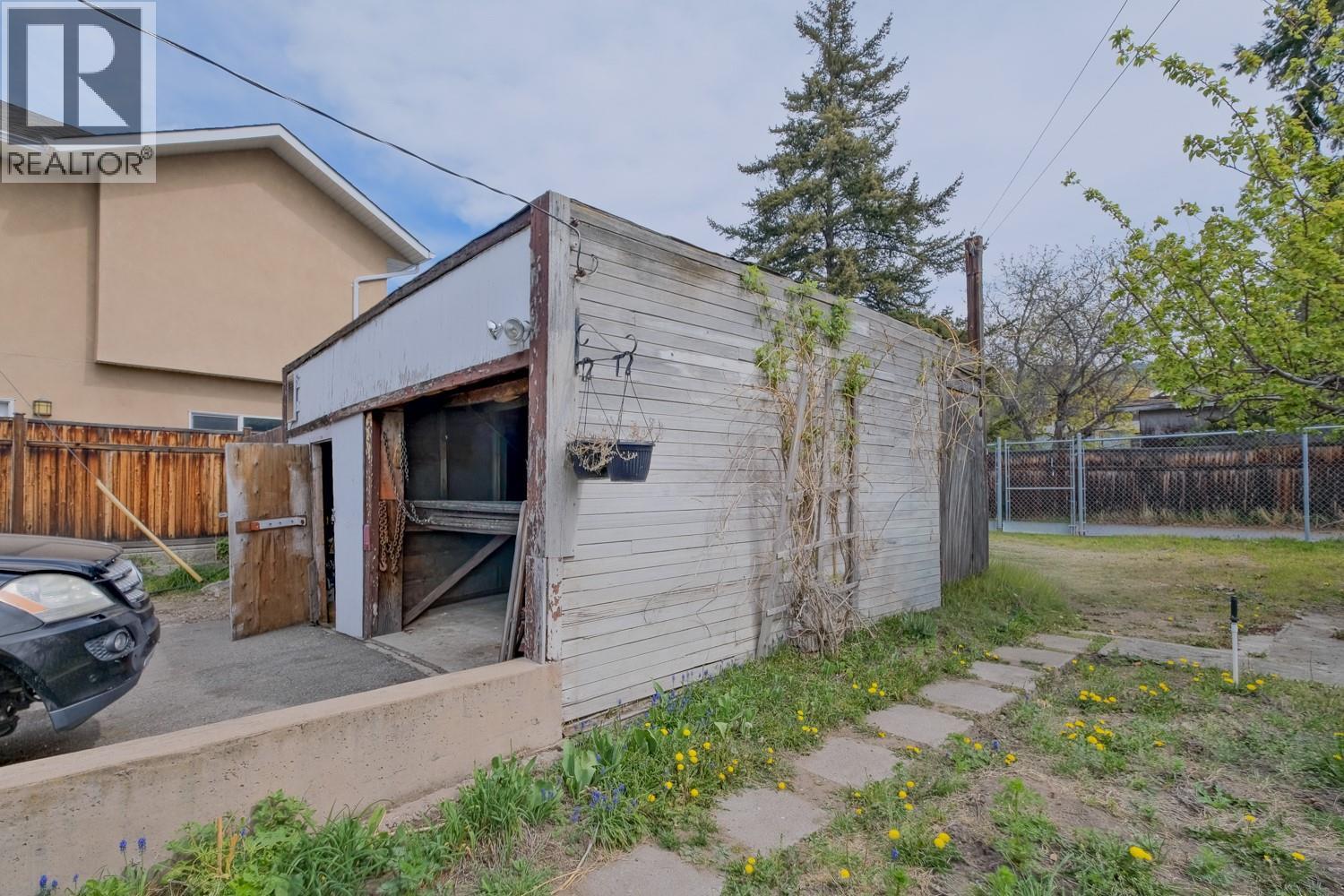 836 GOVERNMENT Street, Penticton