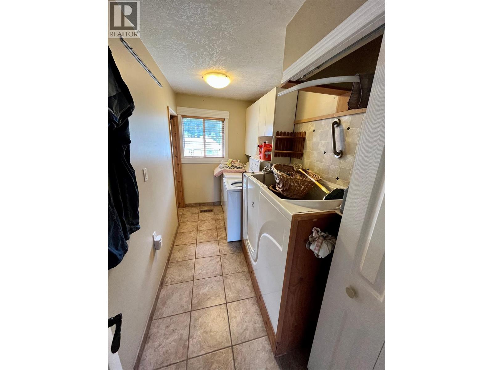 212 Maple Street - 12