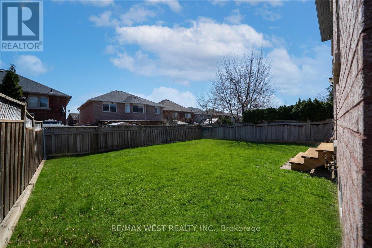 26 COUNTRY STROLL CRESCENT - 48
