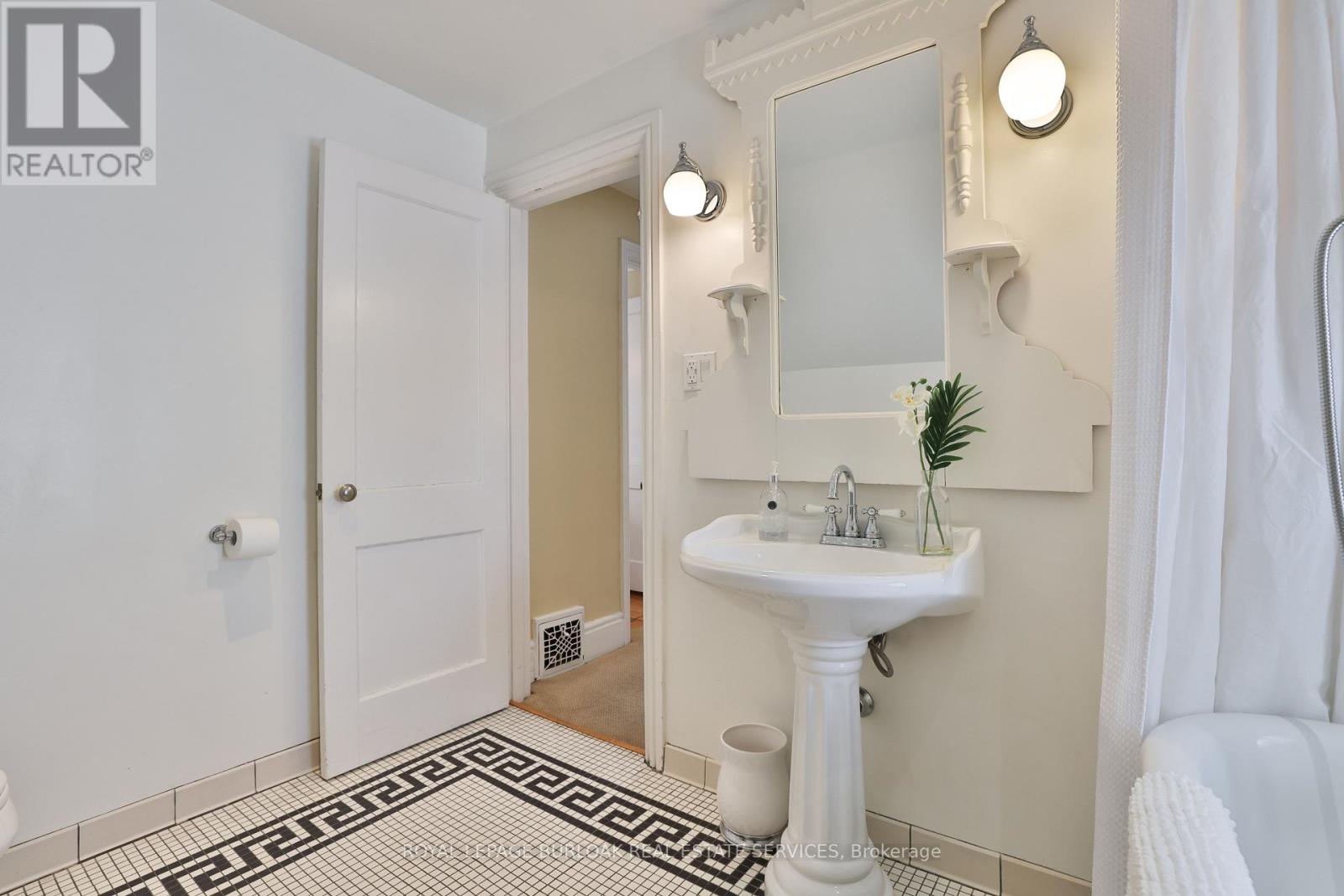 455 NELSON AVENUE - 23