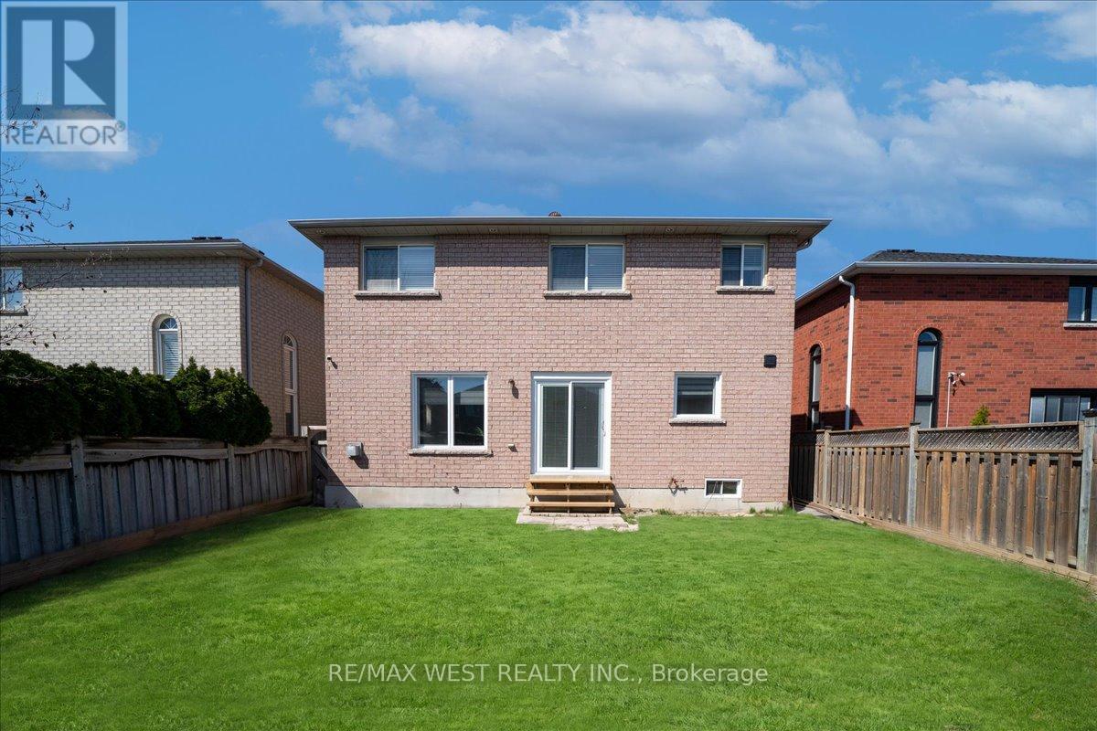 26 COUNTRY STROLL CRESCENT - 49