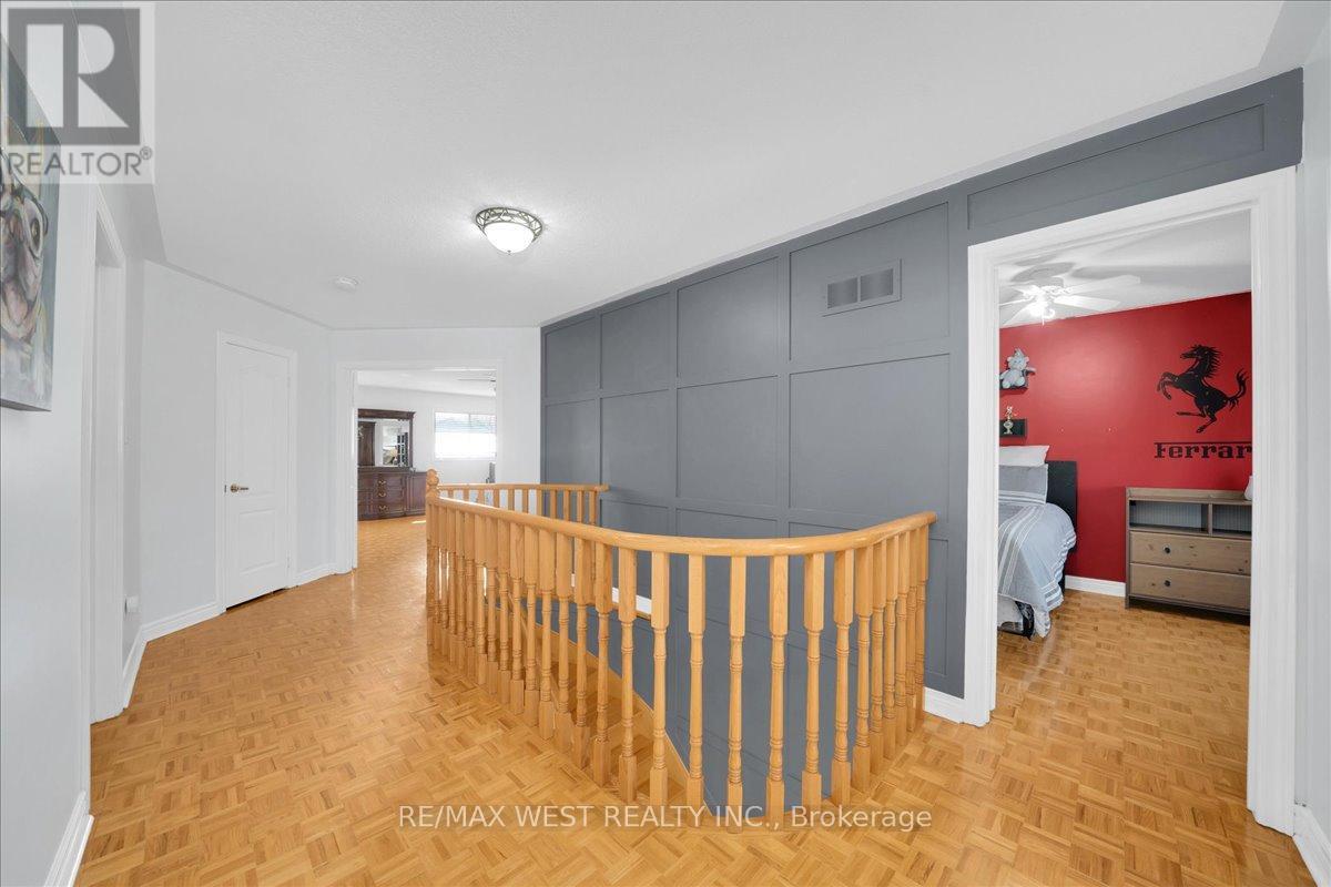 26 COUNTRY STROLL CRESCENT - 44
