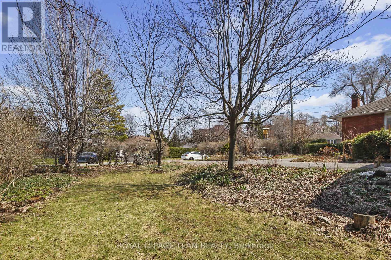 45 CAPILANO DRIVE — photo 16