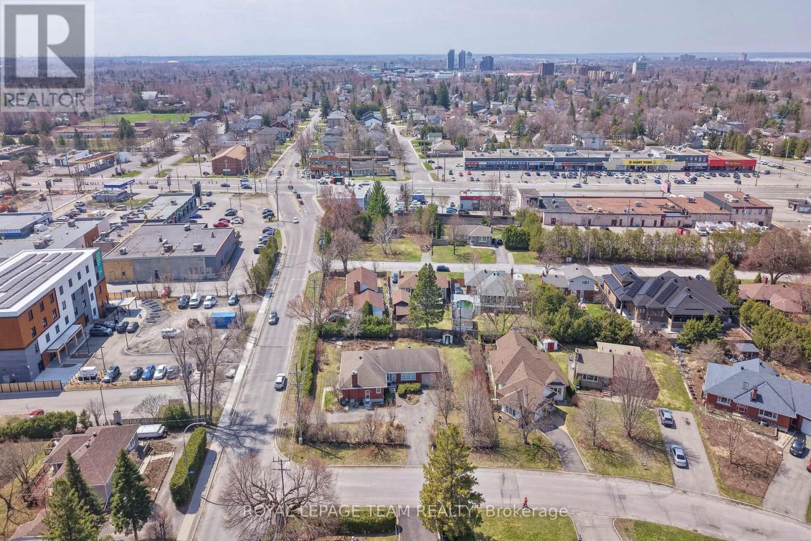 45 CAPILANO DRIVE — photo 25