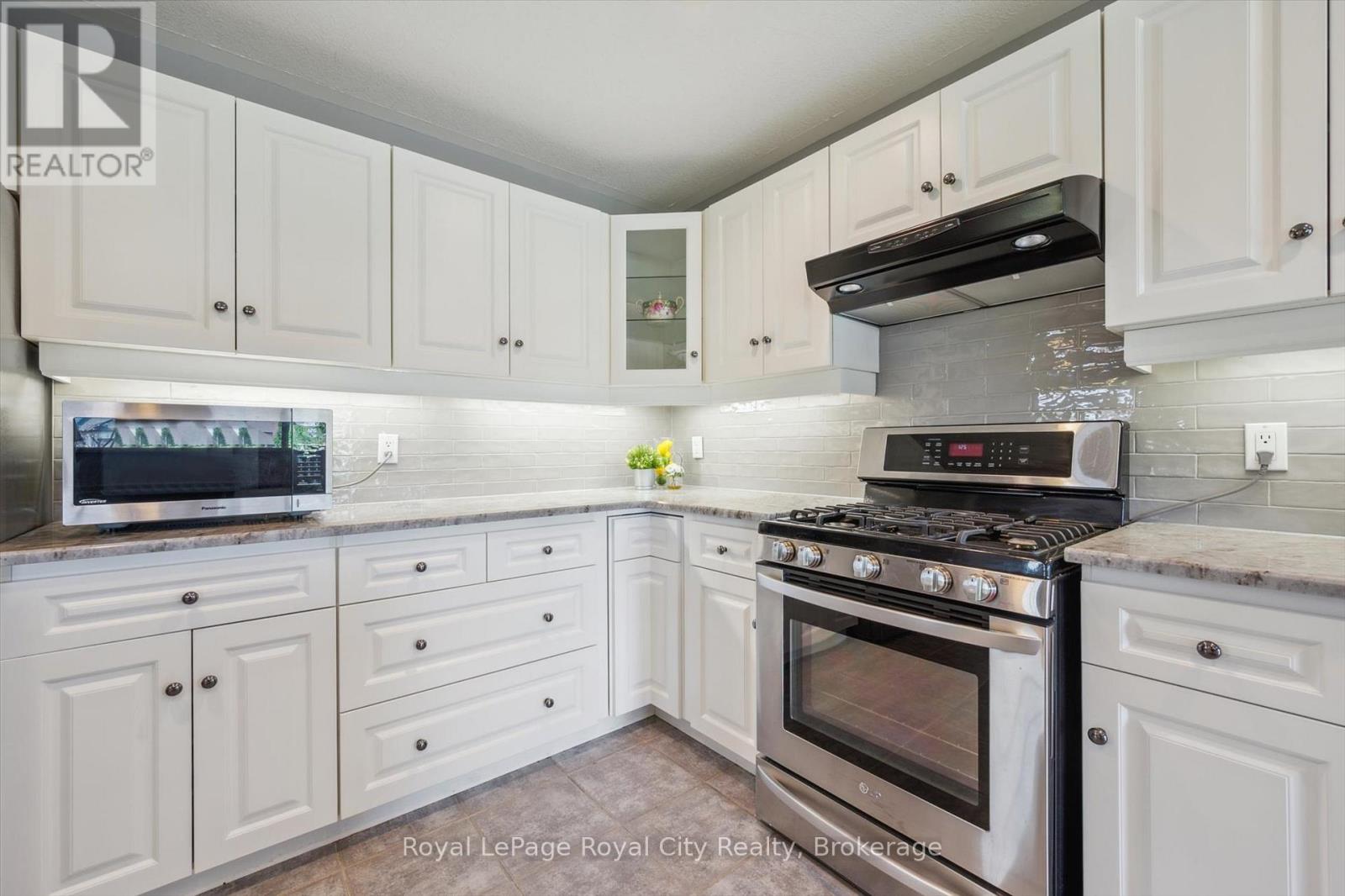 105 RIVERWALK PLACE - 16