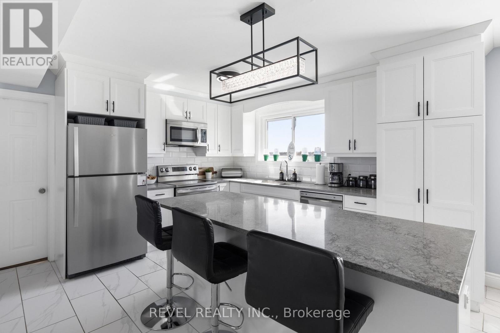 190 O'REILLY LANE - 19