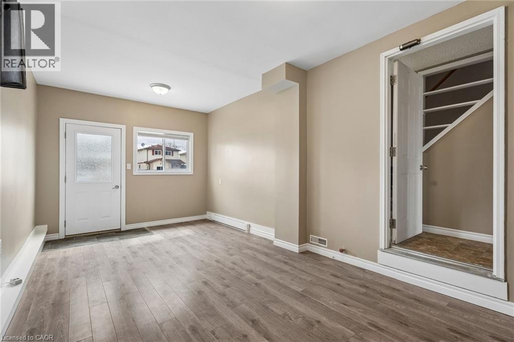 62 CORBETT Drive, Barrie, Ontario, L4M5V2 — Photo 6