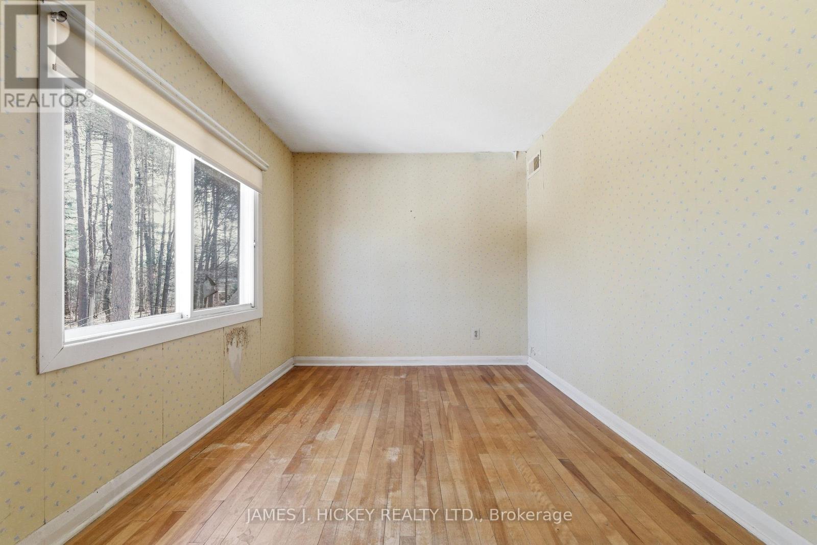 34 FARADAY CRESCENT — photo 19