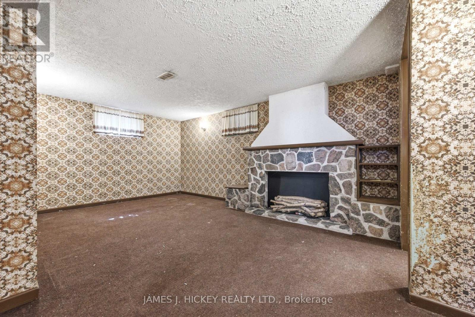 34 FARADAY CRESCENT — photo 25