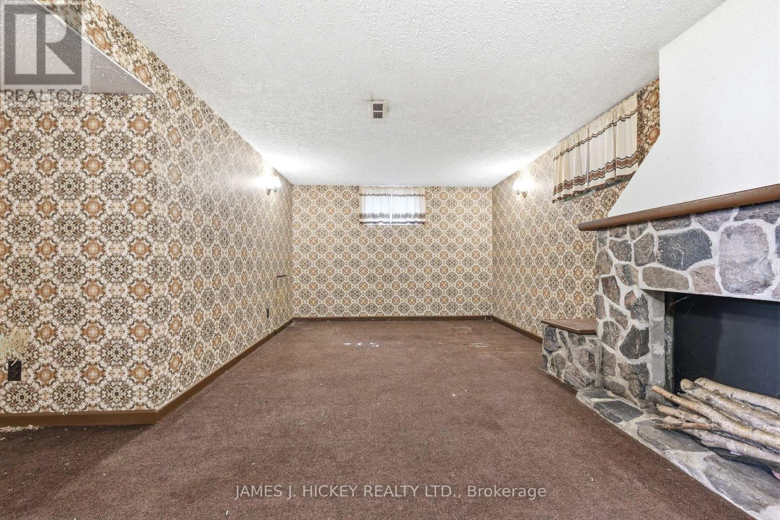 34 FARADAY CRESCENT — photo 26