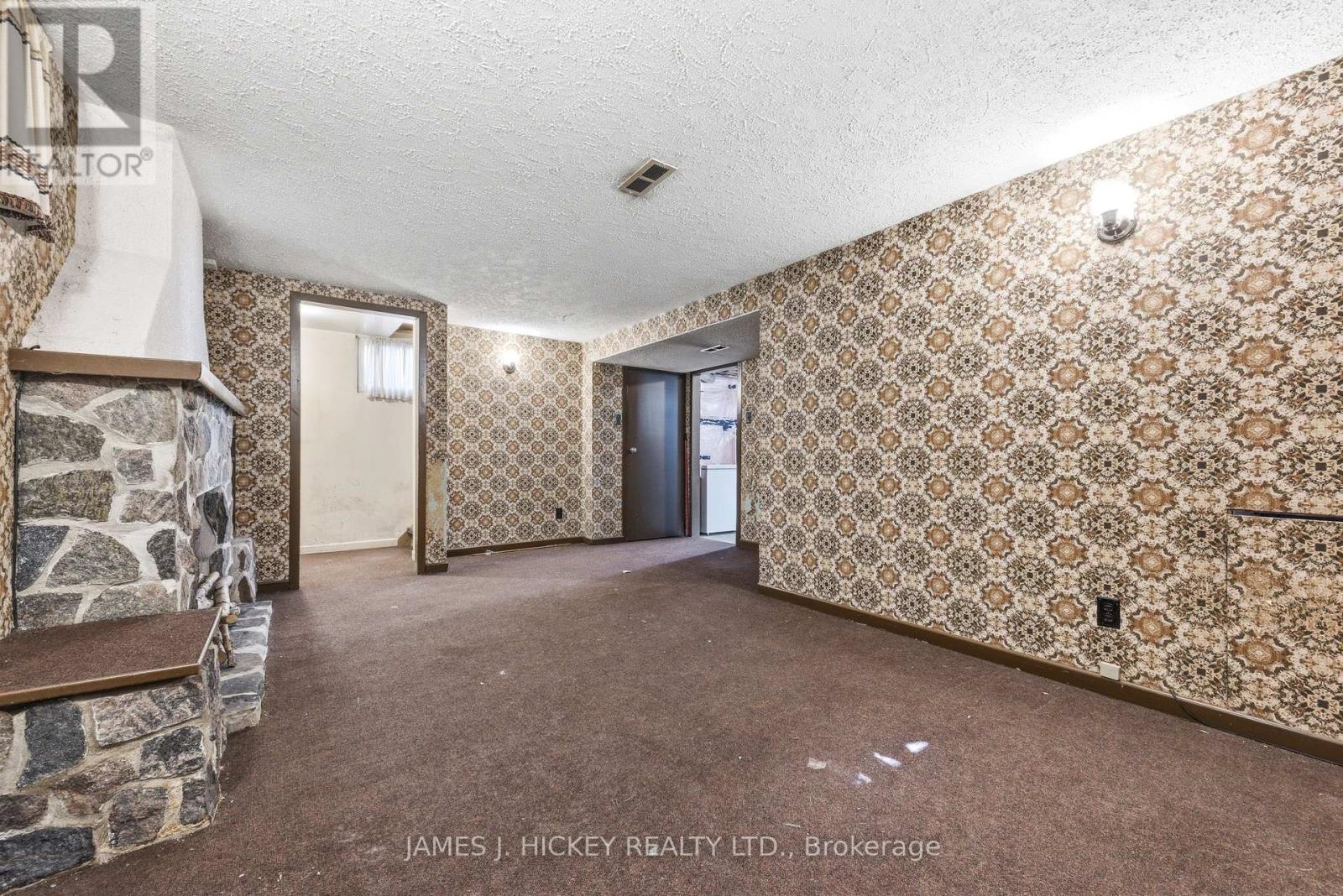 34 FARADAY CRESCENT — photo 28
