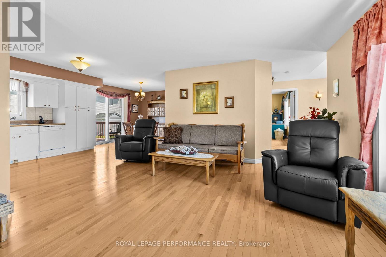 71 FAUCHER BOULEVARD — photo 5
