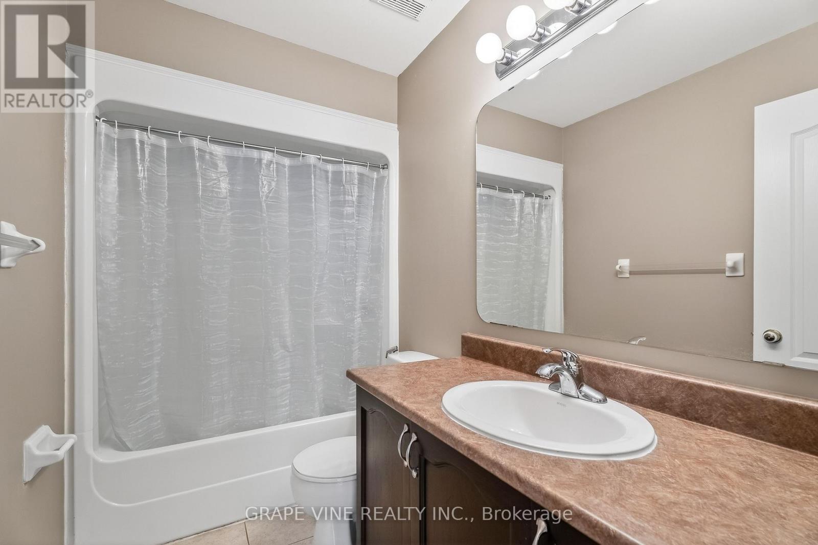 103 ROWALLEN PLACE - 35