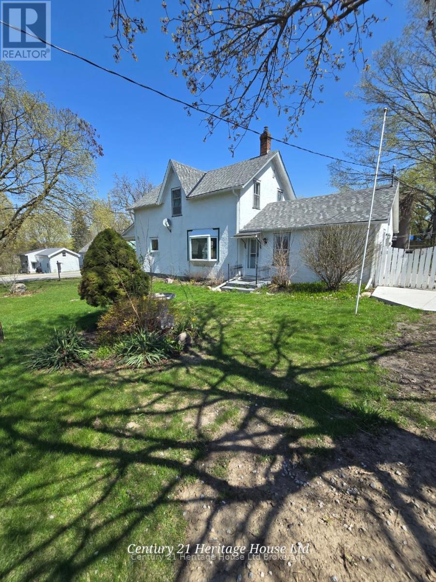 152 CHARLES STREET E - 3