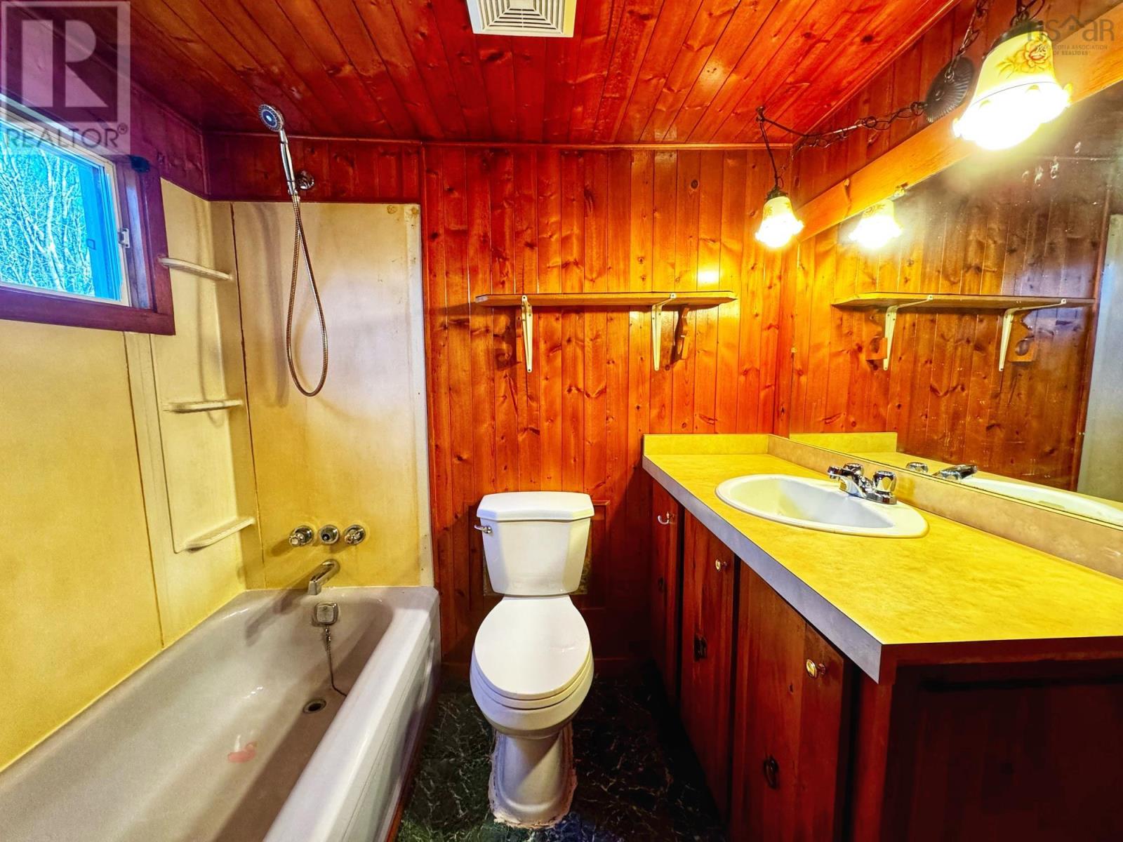 Property 12 of 24 of 9932 Highway 201