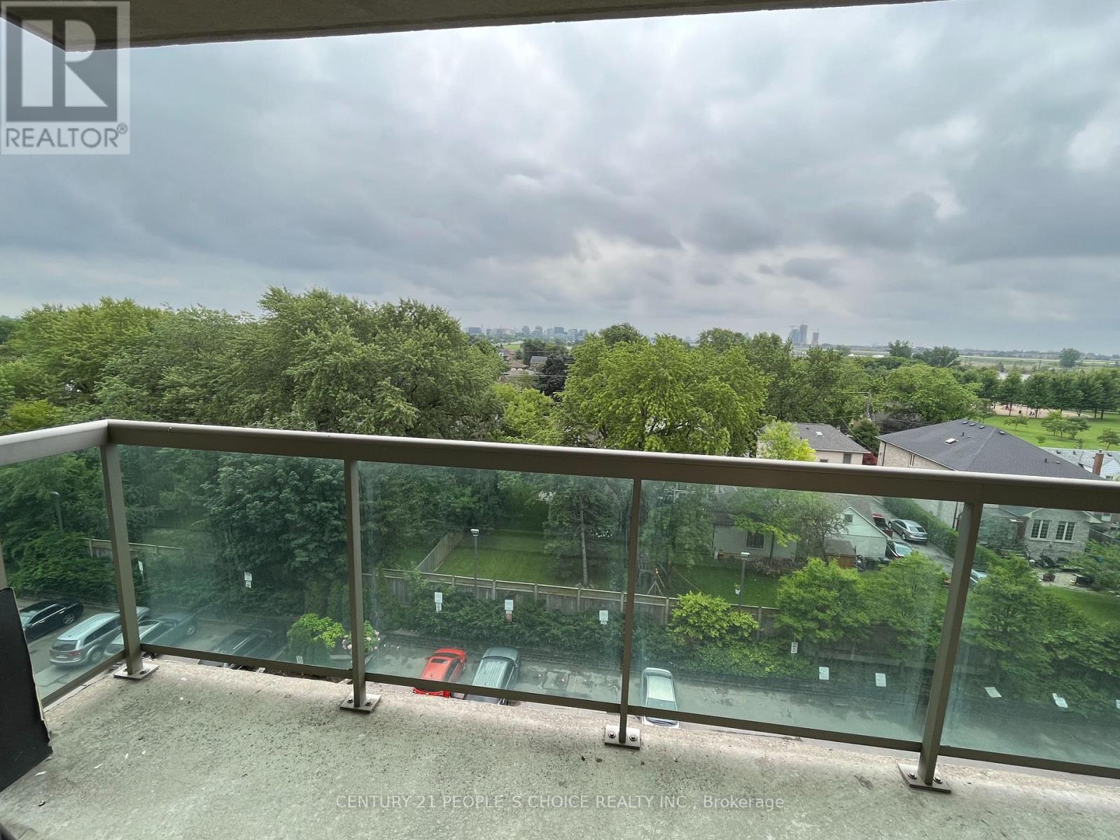 #603 935 SHEPPARD AVENUE W - 11