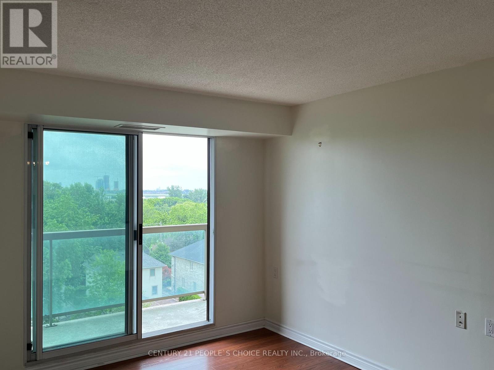 #603 935 SHEPPARD AVENUE W - 14