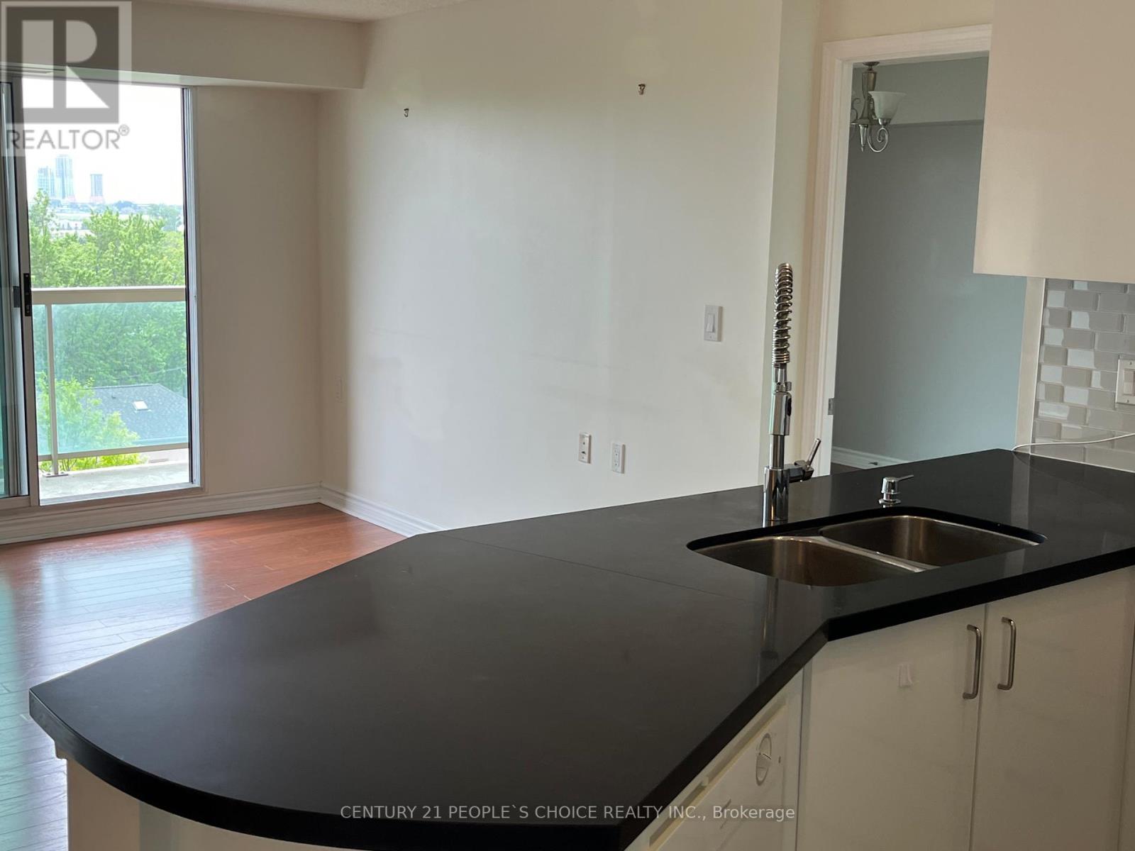 #603 935 SHEPPARD AVENUE W - 28