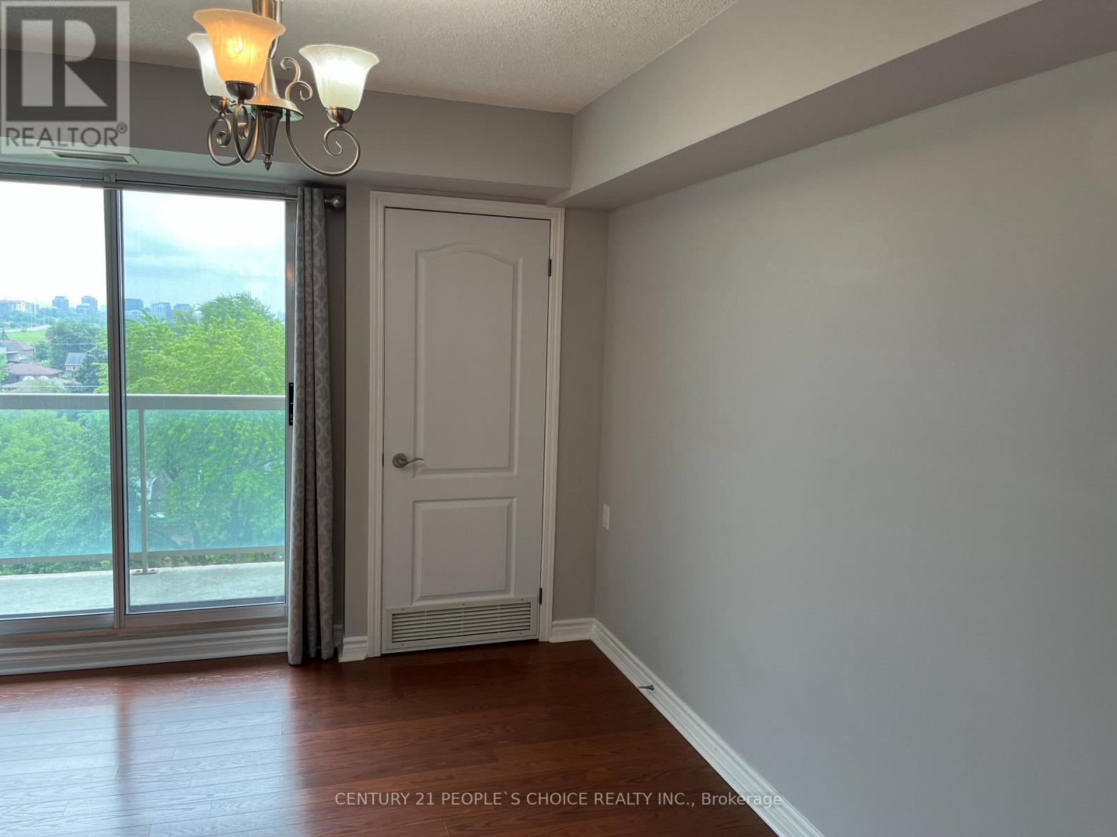 #603 935 SHEPPARD AVENUE W - 6