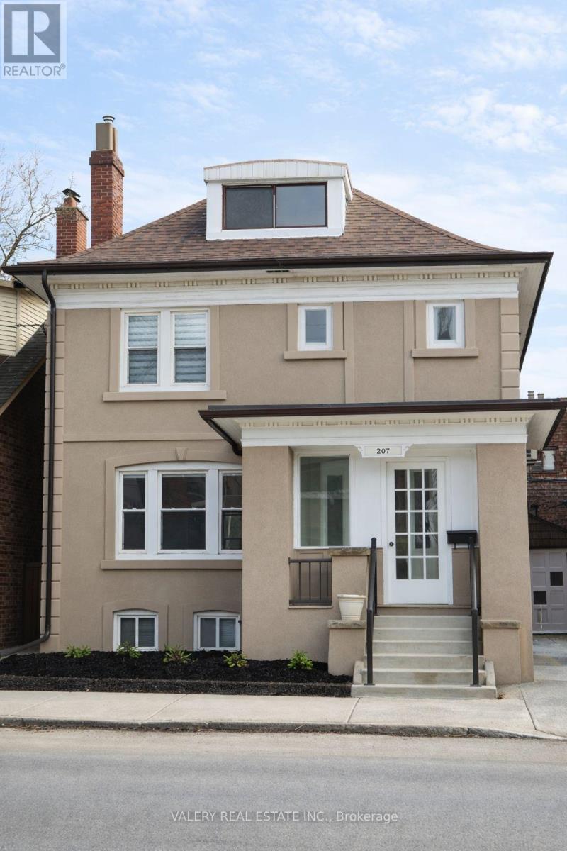 Listing photo of 207 OAKWOOD AVENUE