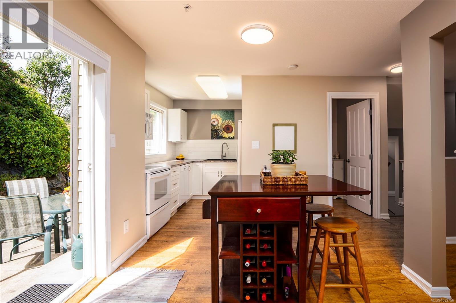 3395 Mariposa Dr - 16